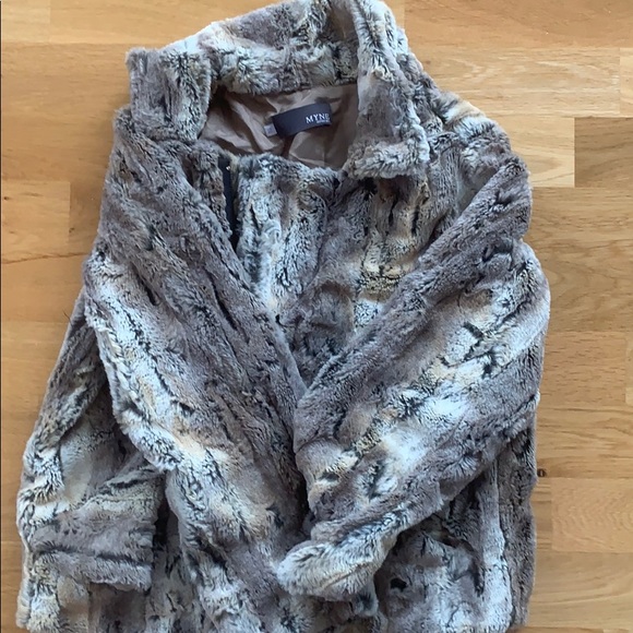 Faux fur crop bomber - Picture 2 of 3